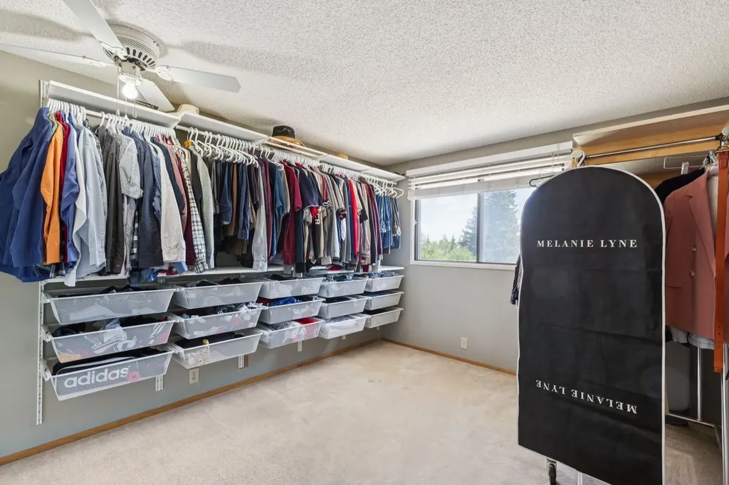 243 Silvergrove Place NW Calgary AB T3B 4T5