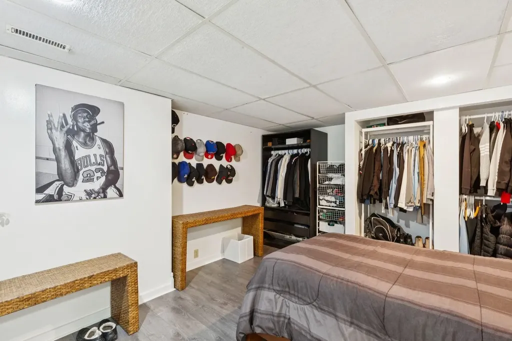 243 Silvergrove Place NW Calgary AB T3B 4T5
