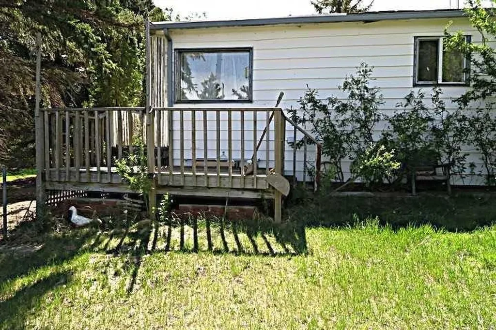 217 1 Street N Lomond AB T0L 1G0