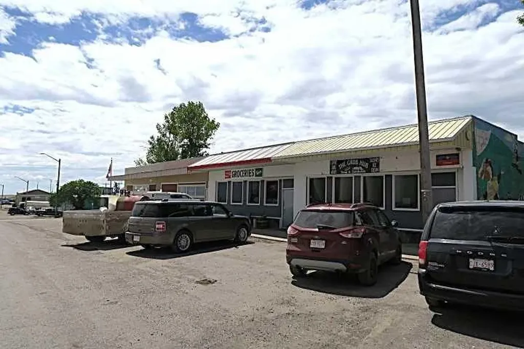 217 1 Street N Lomond AB T0L 1G0