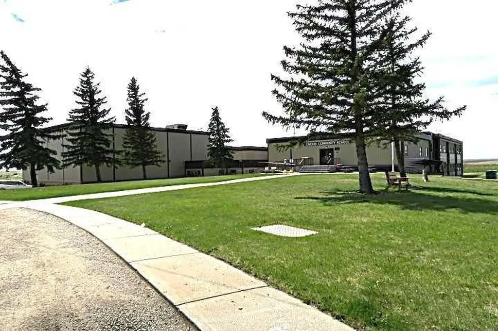 217 1 Street N Lomond AB T0L 1G0