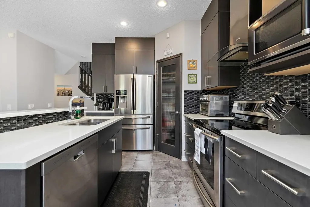 17312 126 Street Edmonton AB T5X 0J9
