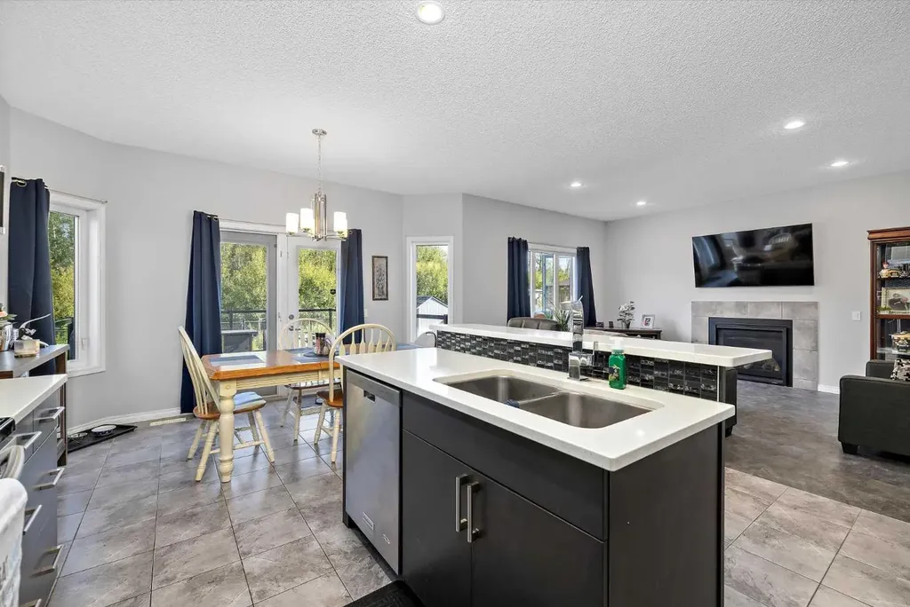 17312 126 Street Edmonton AB T5X 0J9