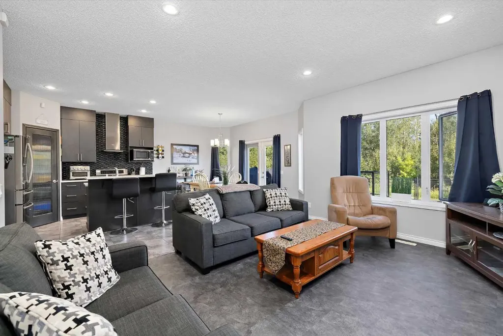 17312 126 Street Edmonton AB T5X 0J9