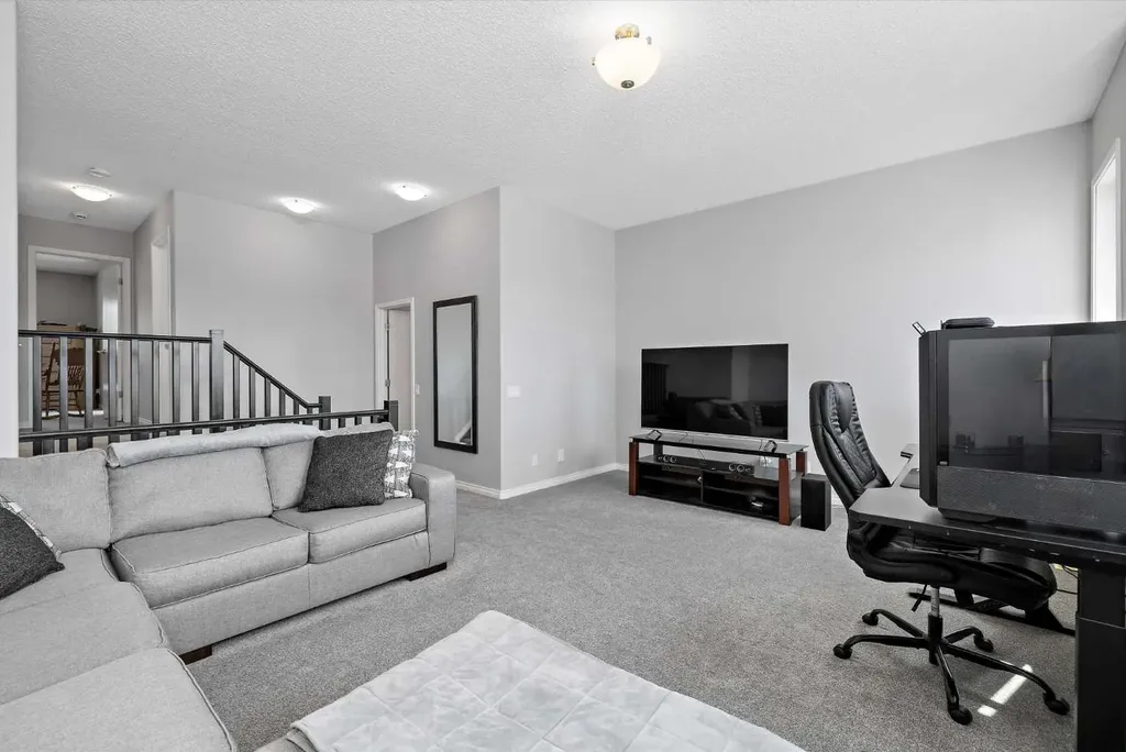 17312 126 Street Edmonton AB T5X 0J9