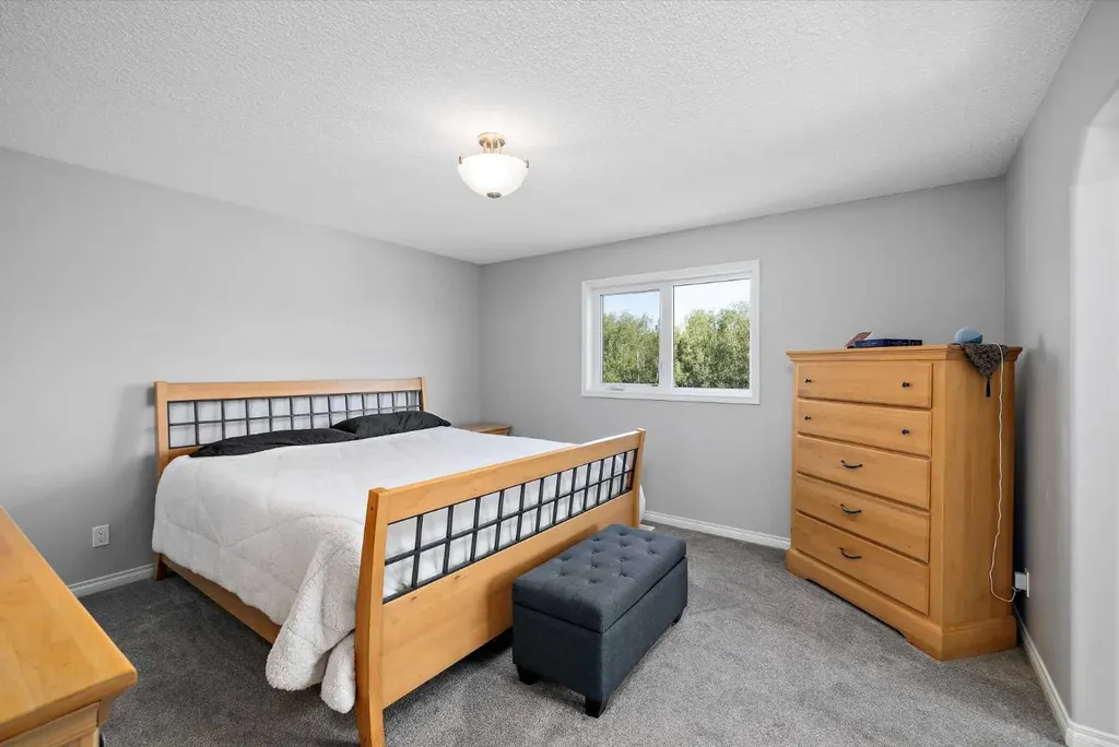 17312 126 Street Edmonton AB T5X 0J9