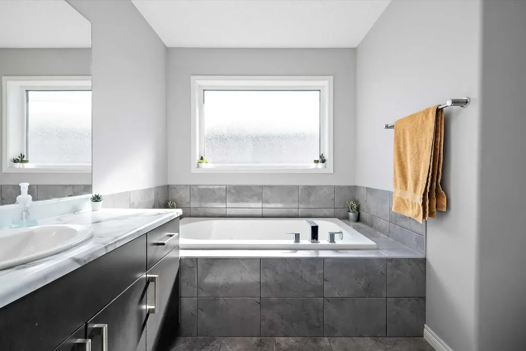 17312 126 Street Edmonton AB T5X 0J9