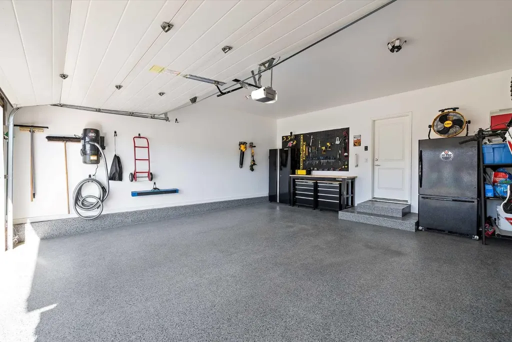 17312 126 Street Edmonton AB T5X 0J9