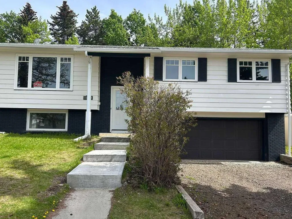 10629 104 Avenue Grande Cache AB T0E 0Y0