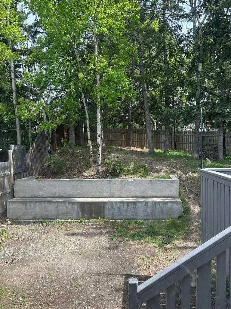 10629 104 Avenue Grande Cache AB T0E 0Y0