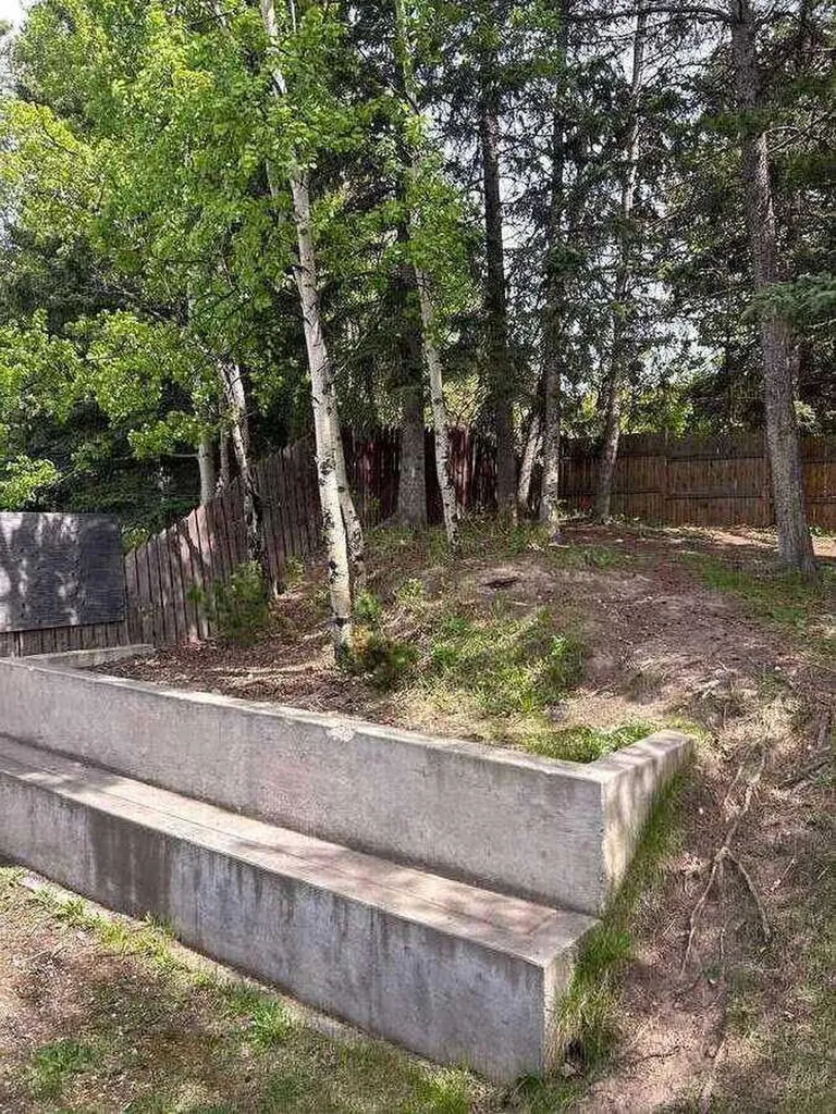 10629 104 Avenue Grande Cache AB T0E 0Y0