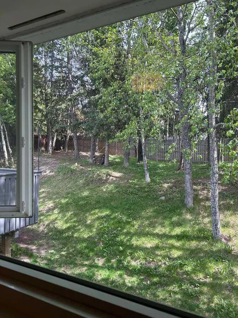 10629 104 Avenue Grande Cache AB T0E 0Y0