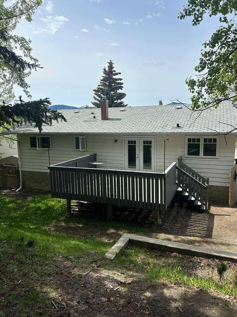 10629 104 Avenue Grande Cache AB T0E 0Y0