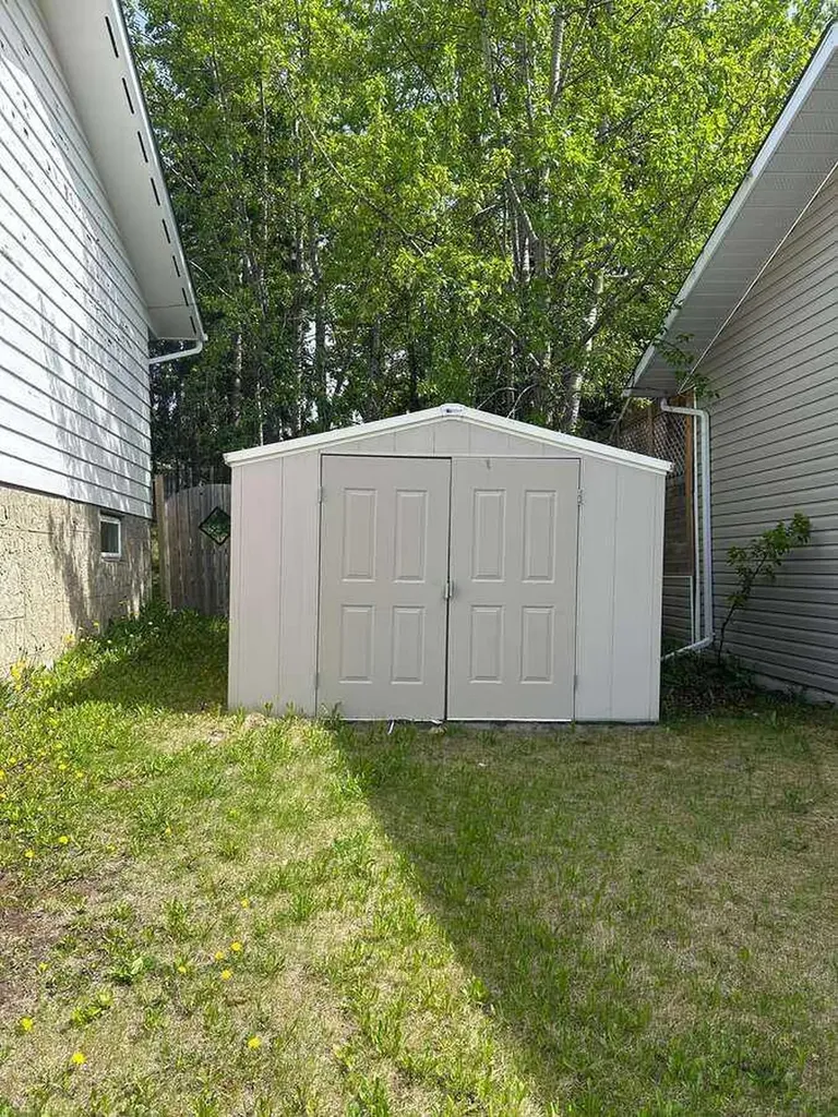 10629 104 Avenue Grande Cache AB T0E 0Y0