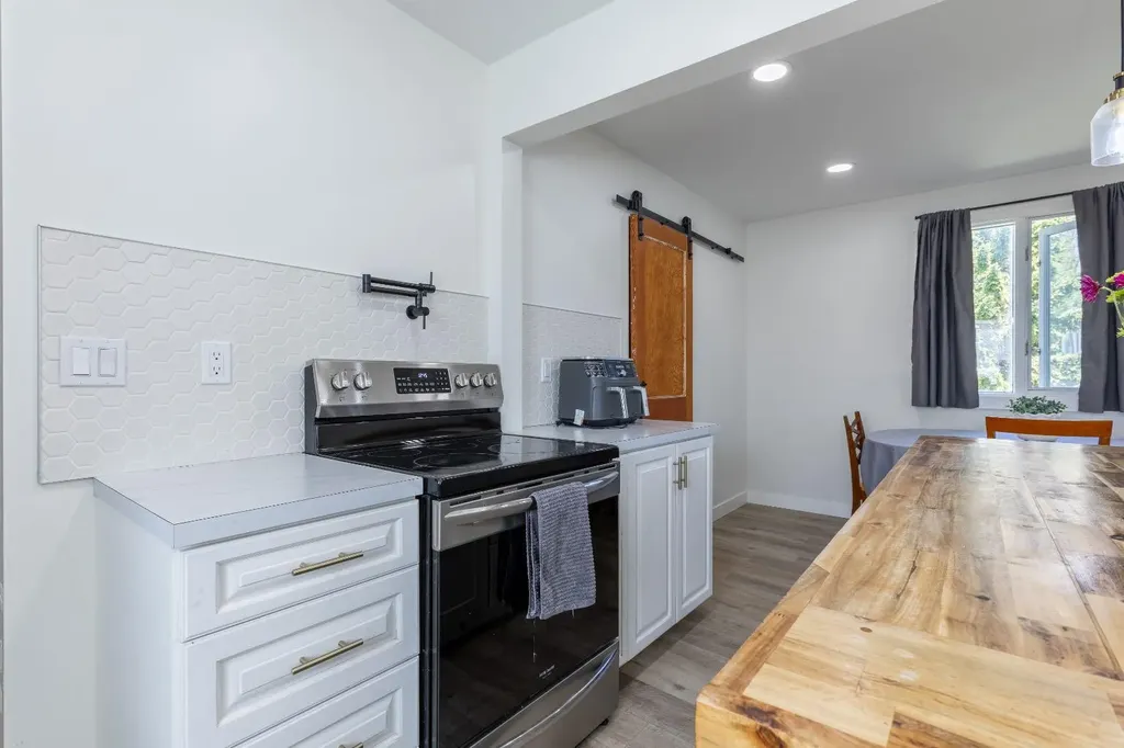 593 3 Avenue W Cardston AB T0K 0K0