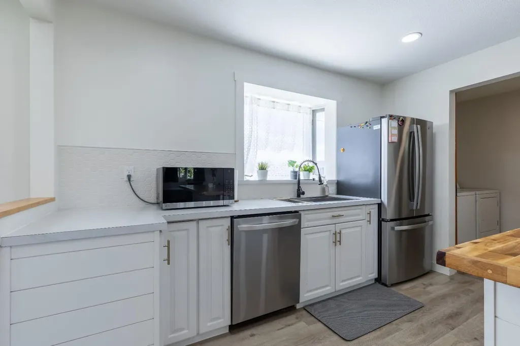 593 3 Avenue W Cardston AB T0K 0K0