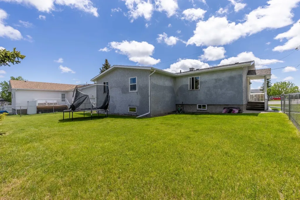 593 3 Avenue W Cardston AB T0K 0K0