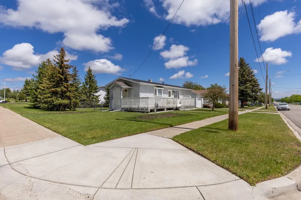 593 3 Avenue W Cardston AB T0K 0K0