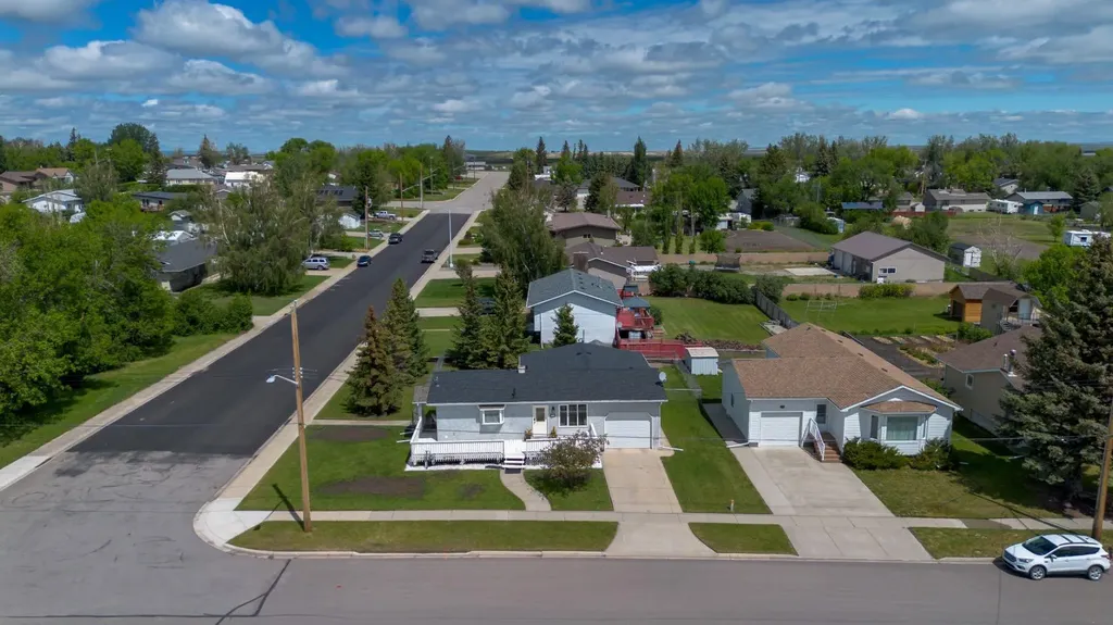 593 3 Avenue W Cardston AB T0K 0K0