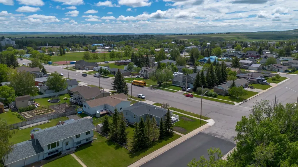 593 3 Avenue W Cardston AB T0K 0K0