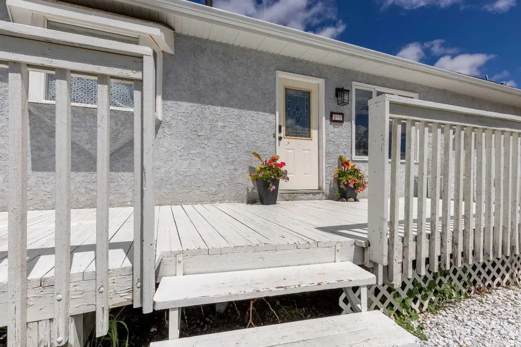 593 3 Avenue W Cardston AB T0K 0K0
