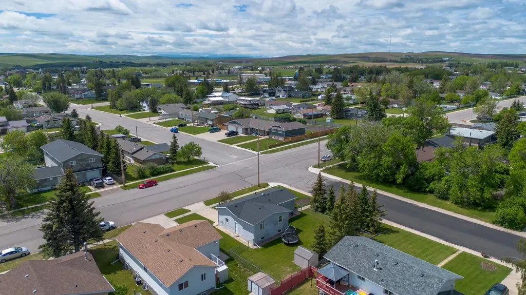 593 3 Avenue W Cardston AB T0K 0K0