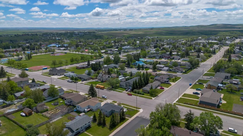 593 3 Avenue W Cardston AB T0K 0K0