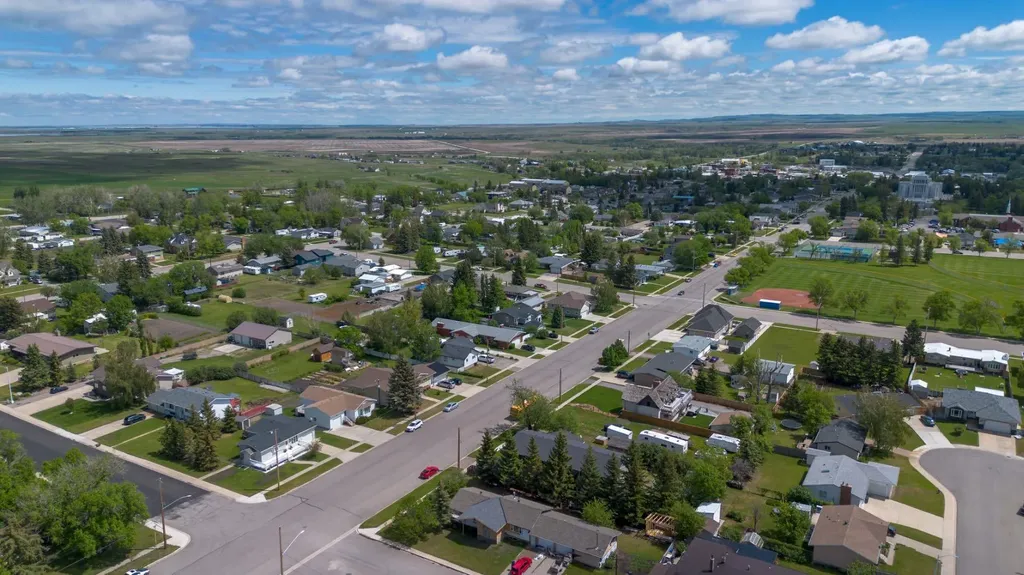 593 3 Avenue W Cardston AB T0K 0K0