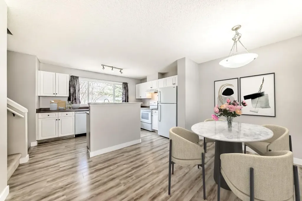 252 Prestwick Acres Lane SE Calgary AB T2Z 3Y2