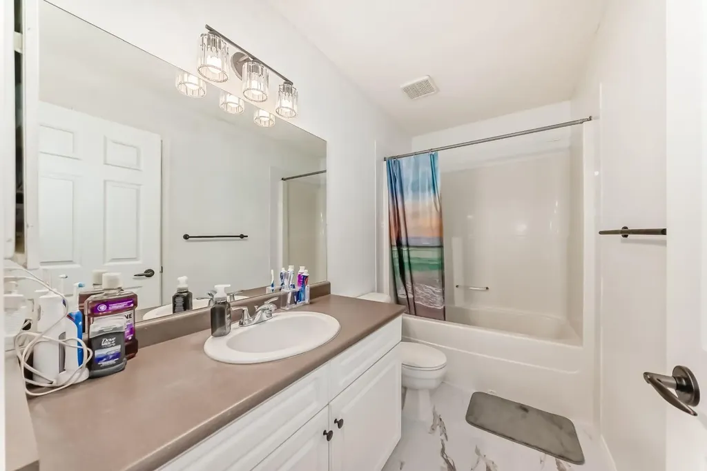 252 Prestwick Acres Lane SE Calgary AB T2Z 3Y2