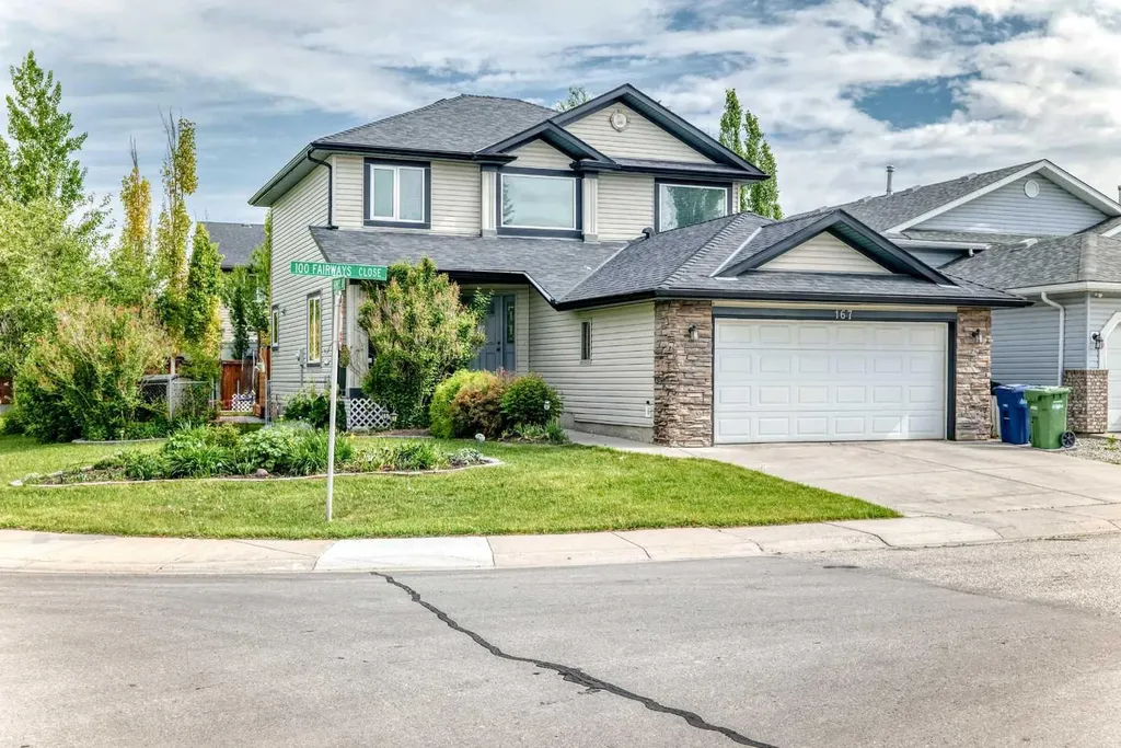 167 Fairways Close NW Airdrie AB T4B 2P4