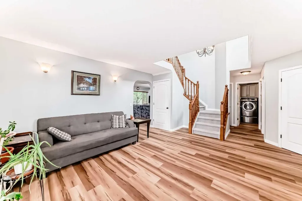 167 Fairways Close NW Airdrie AB T4B 2P4