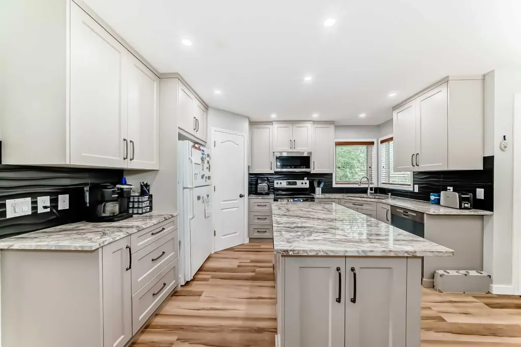 167 Fairways Close NW Airdrie AB T4B 2P4