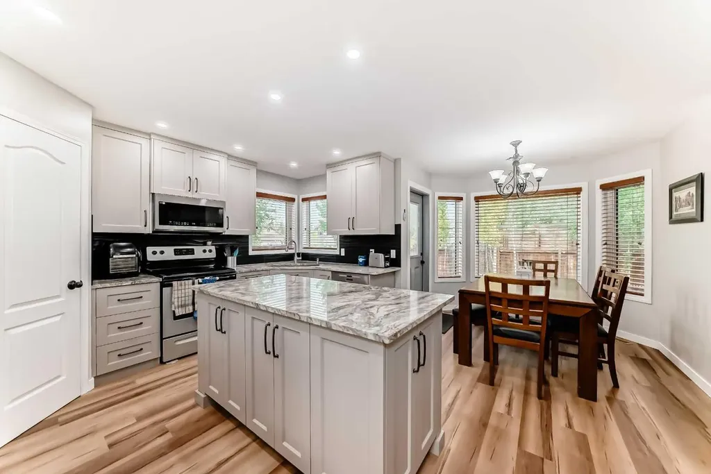 167 Fairways Close NW Airdrie AB T4B 2P4