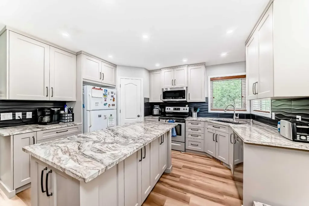 167 Fairways Close NW Airdrie AB T4B 2P4