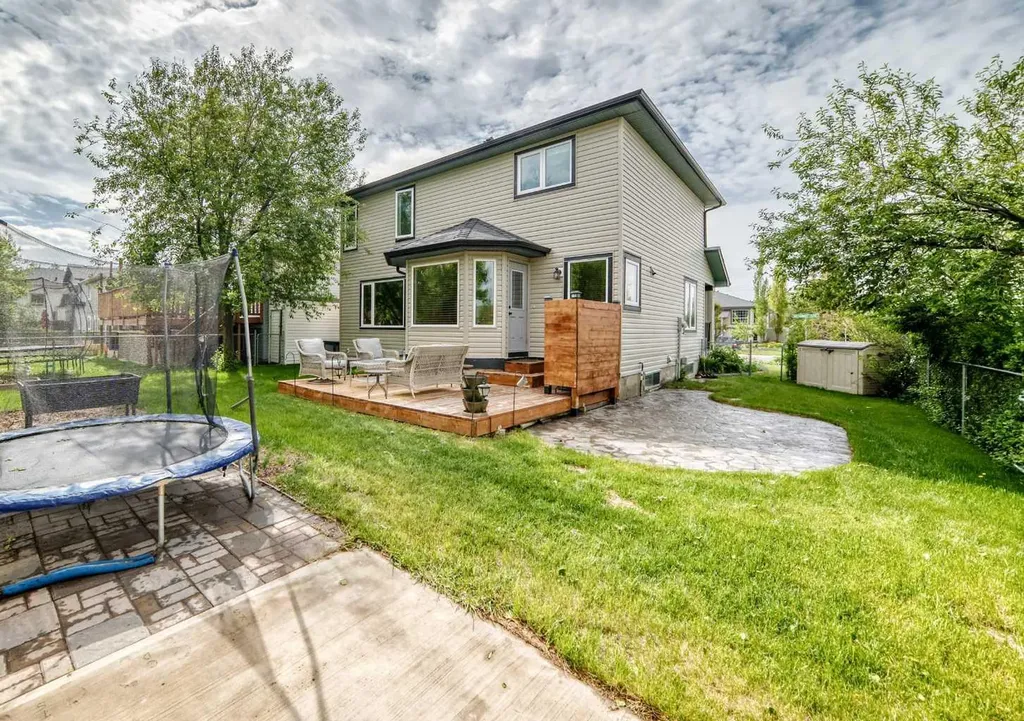 167 Fairways Close NW Airdrie AB T4B 2P4