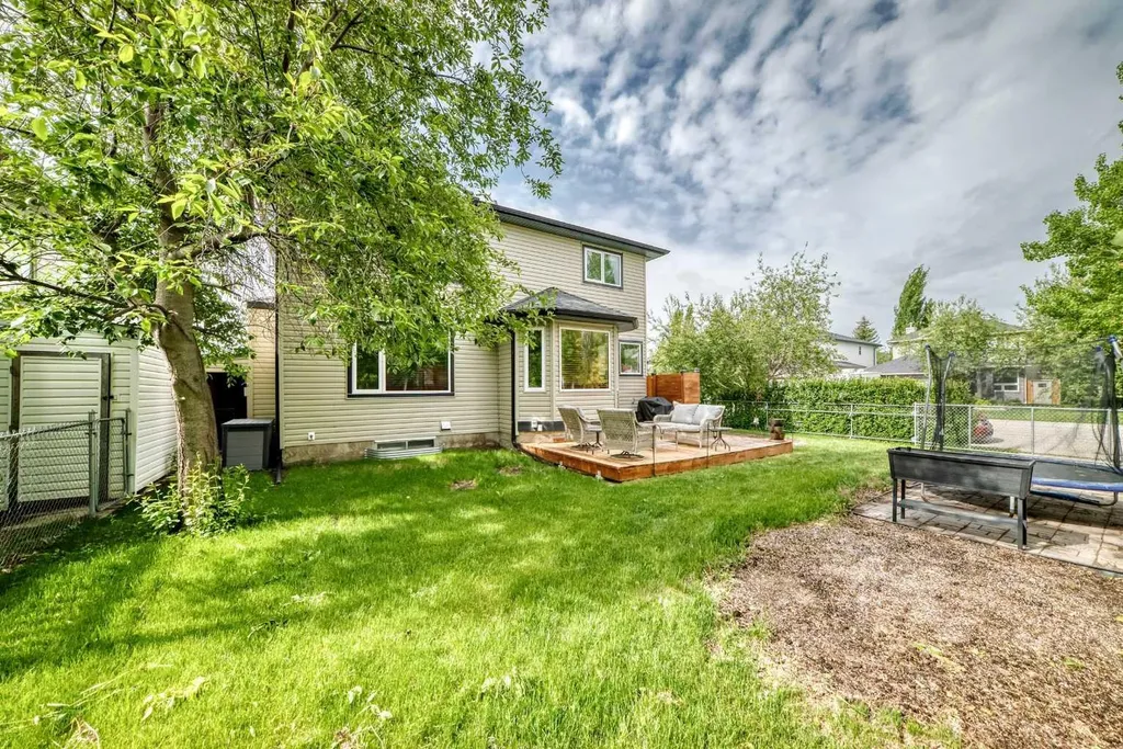 167 Fairways Close NW Airdrie AB T4B 2P4