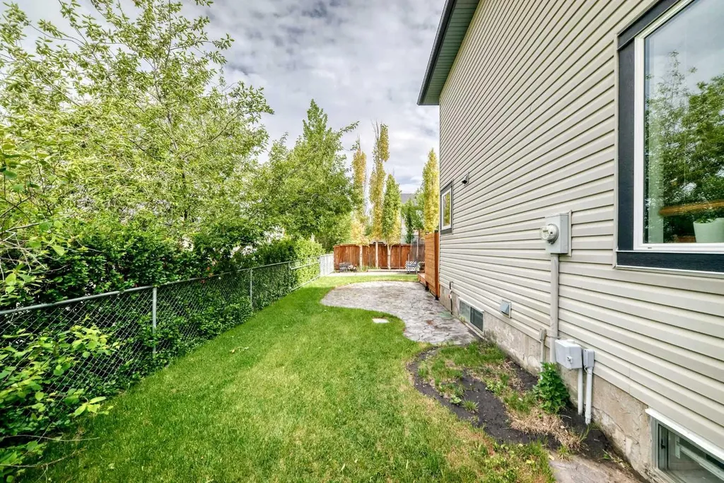 167 Fairways Close NW Airdrie AB T4B 2P4