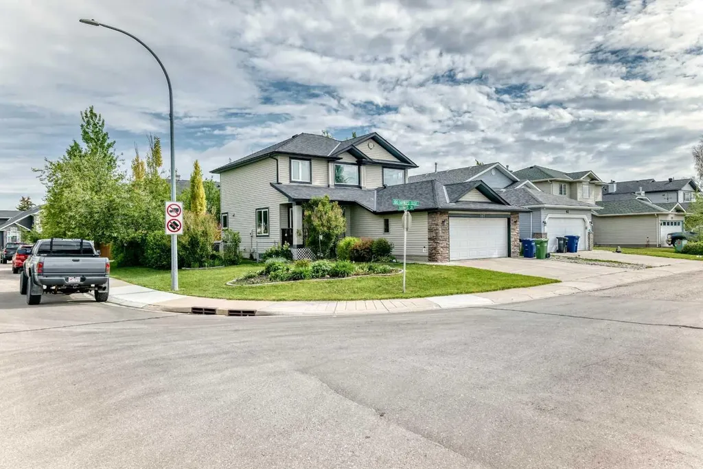 167 Fairways Close NW Airdrie AB T4B 2P4