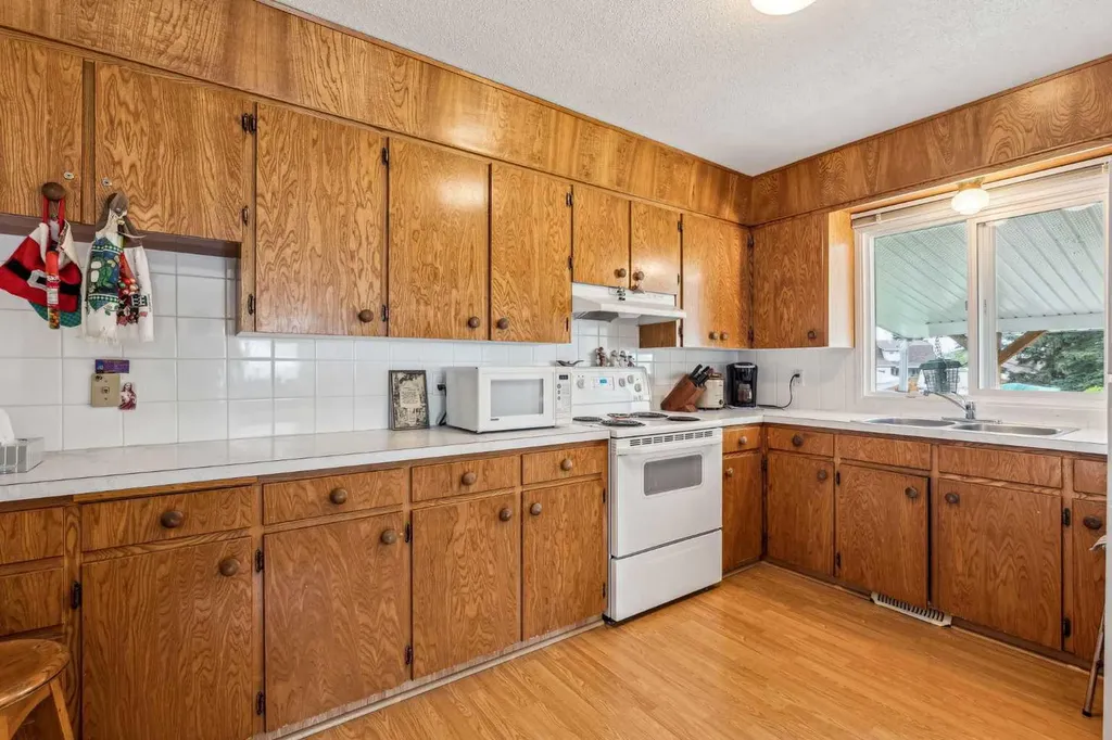 201 11 Avenue SW High River AB T0L1B0