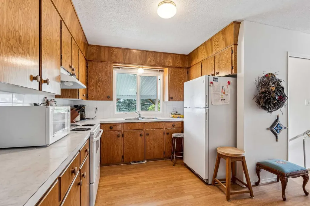 201 11 Avenue SW High River AB T0L1B0