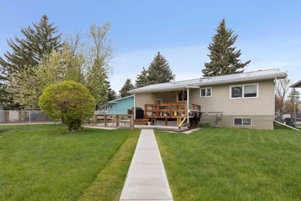 201 11 Avenue SW High River AB T0L1B0