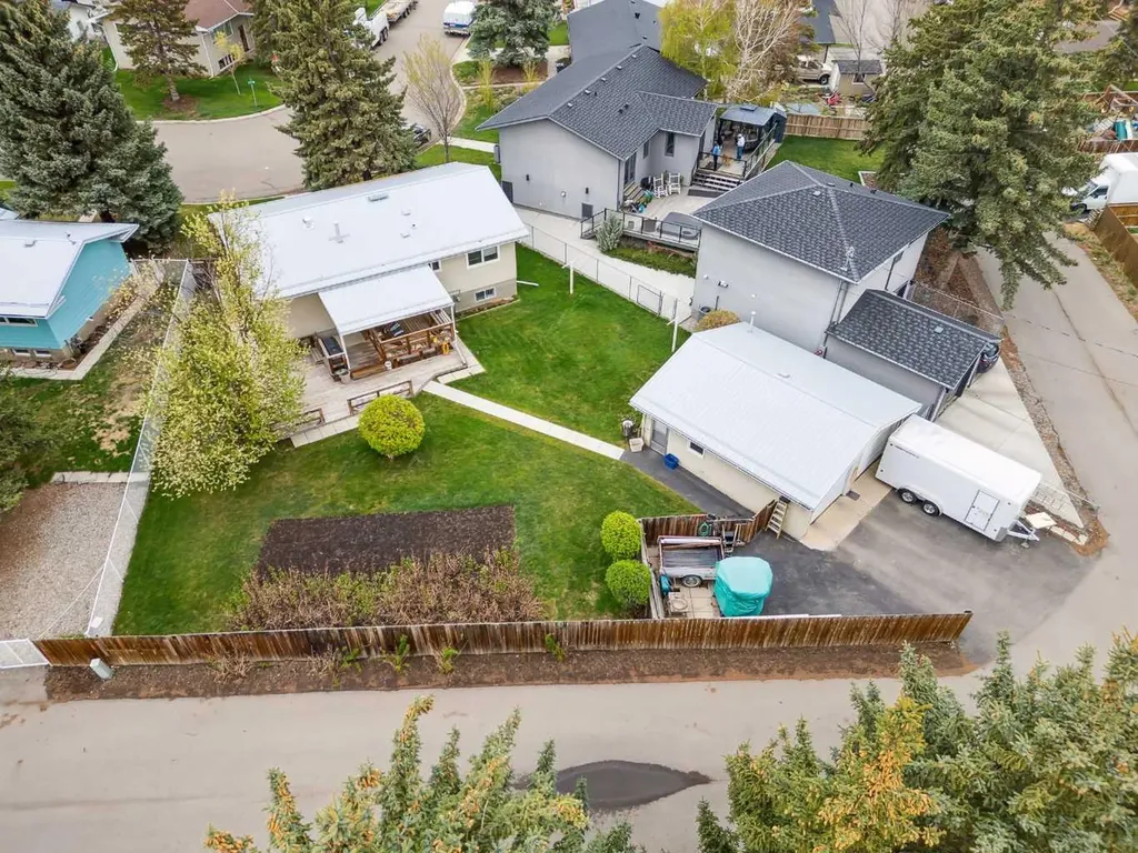 201 11 Avenue SW High River AB T0L1B0