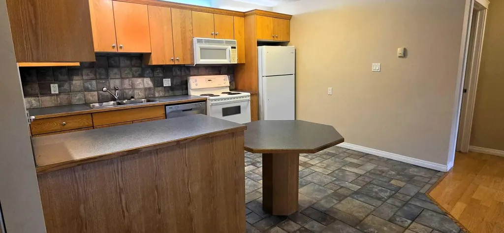 117 23 Avenue SW Calgary AB T2S 0H9