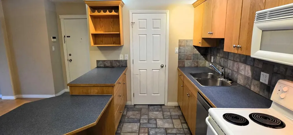 117 23 Avenue SW Calgary AB T2S 0H9