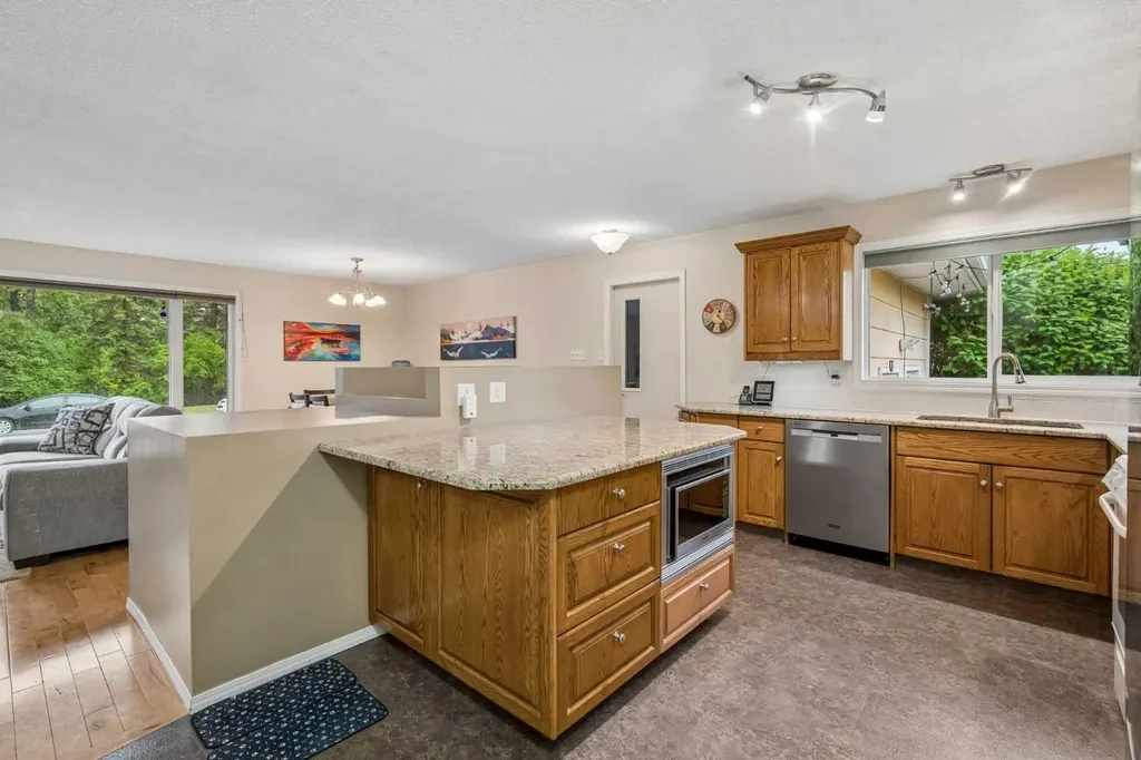 1403 104 Avenue SW Calgary AB T2W 0A7
