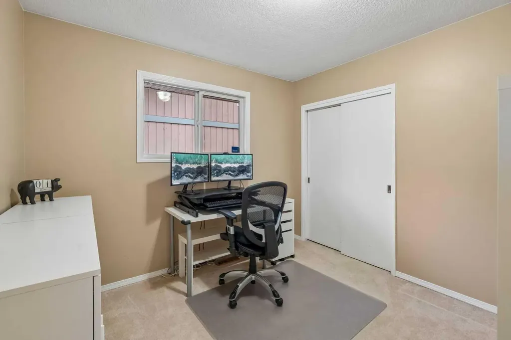 1403 104 Avenue SW Calgary AB T2W 0A7