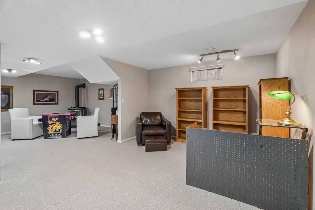 1403 104 Avenue SW Calgary AB T2W 0A7