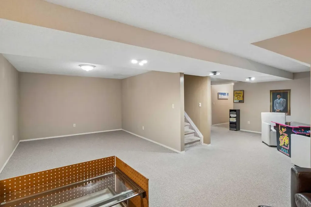 1403 104 Avenue SW Calgary AB T2W 0A7