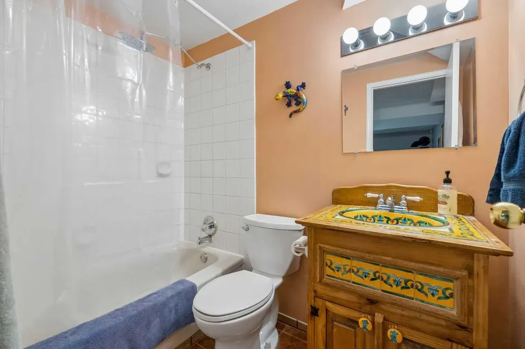 1403 104 Avenue SW Calgary AB T2W 0A7
